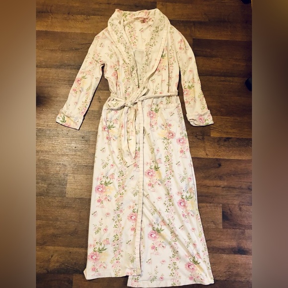 Beautiful floral Victoria’s Secret robe y2k coquette - Picture 4 of 7